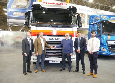 DAF Delivers XF 450 FTP Tractor to Turners