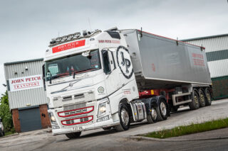 Bulk & Tipper Join John Petch Transport