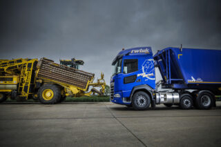 Roger Warnes Transport Talks to Bulk & Tipper