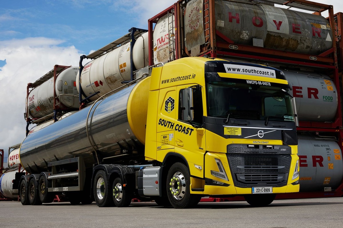 South Coast Logistics Add Five New Volvo FM Tractor Units