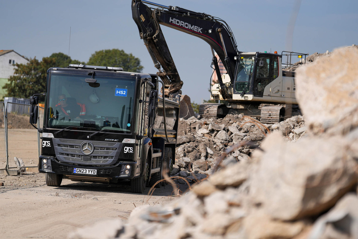 GRS Group Showcases The UK’s Largest Econic Tipper Fleet